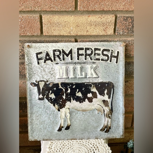 *Farm Fresh Milk Gray Hanging Metal Sign - Picture 10 of 13